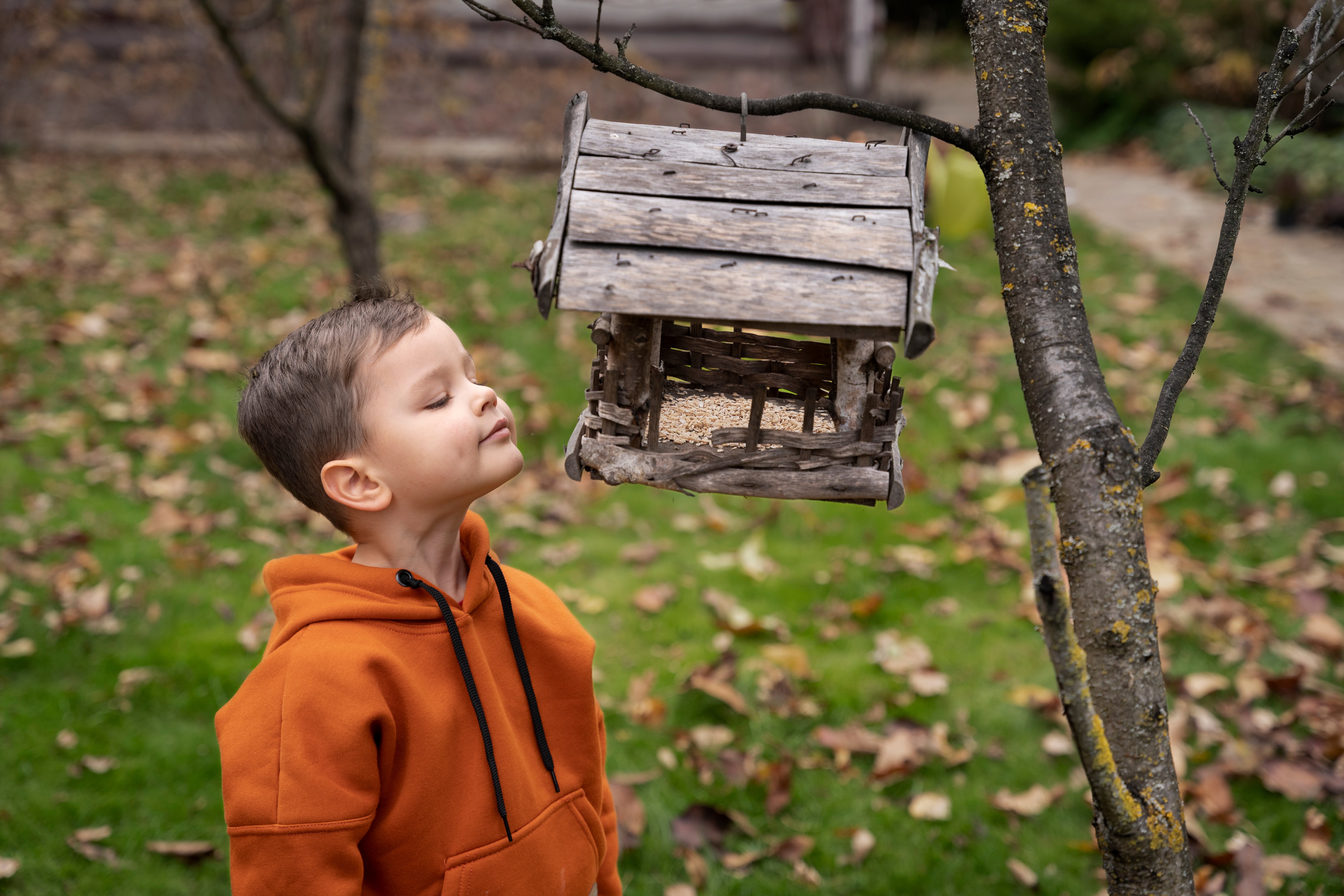 kids-learnign-about-environment